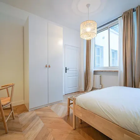 Parisuites Grands Boulevards Chic Folies Bergeres * Париж
